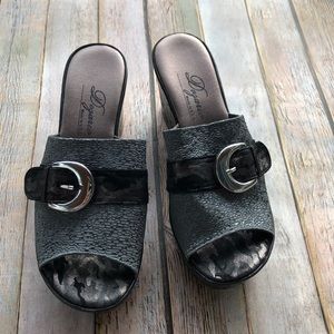 Dezario wedge sandal